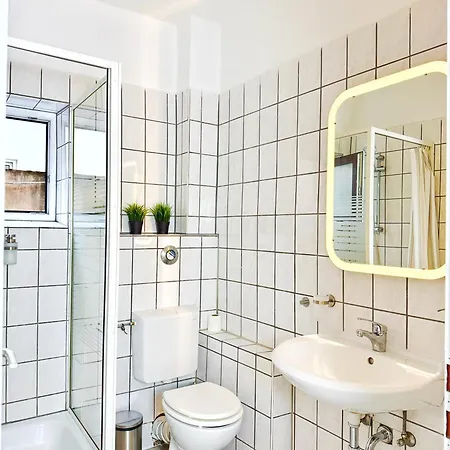 Zentrales 2-sz-apartment Nr 1 - Top-lage Am Hbf Apartmán *